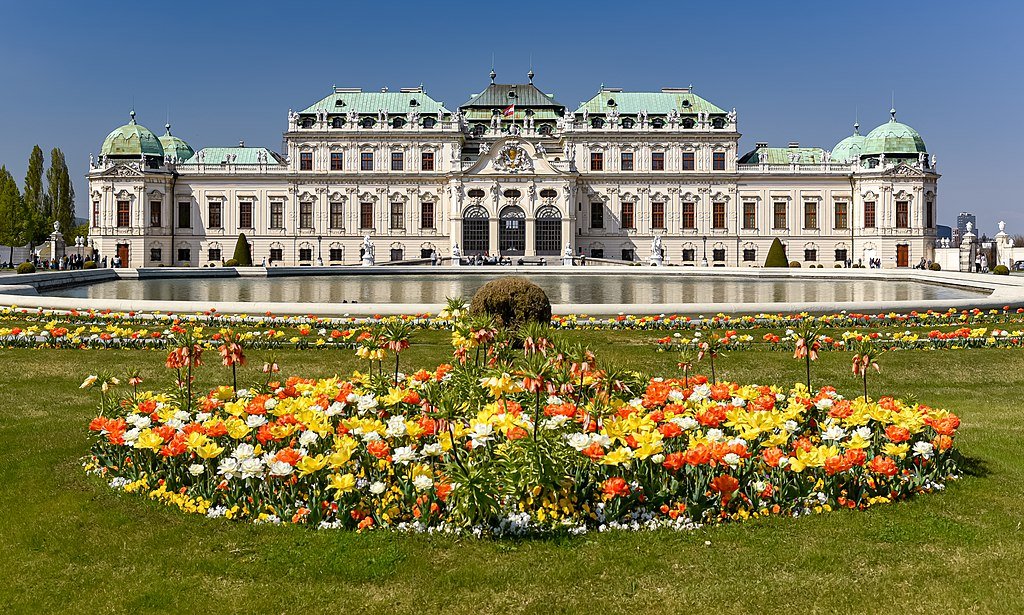 Παλάτι με λίμνη στην Βιέννη.