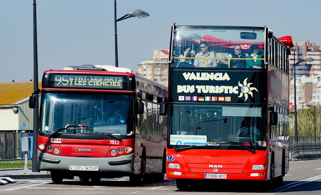 Τουριστικό λεωφορείο επιβατικό λεωφορείο στην Βαλένθια.
