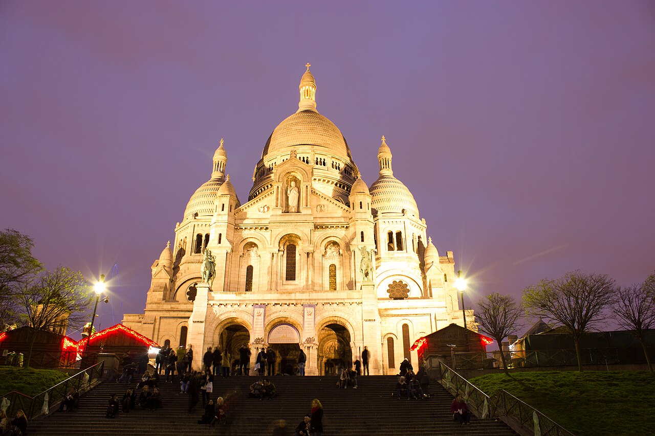 Sacr&eacute; Coeur Basilica &tau;&omicron; &beta;&rho;ά&delta;&upsilon;.