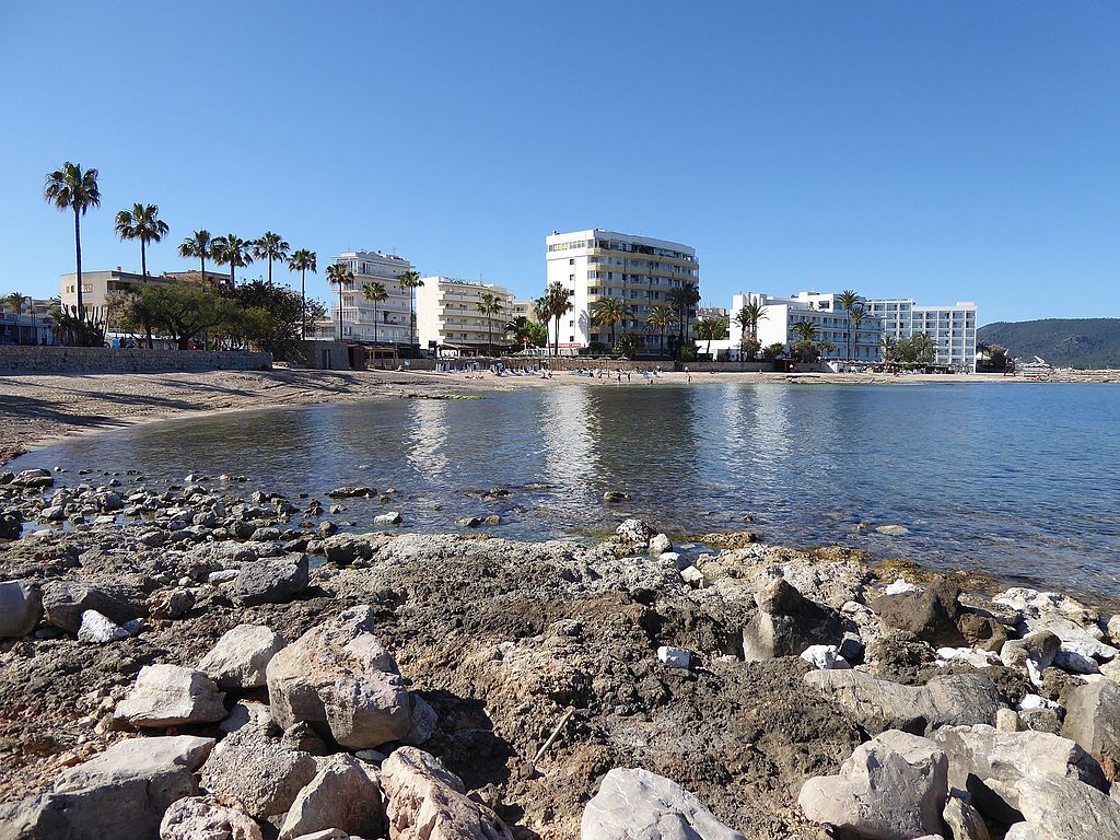 Παραλία cala bona.